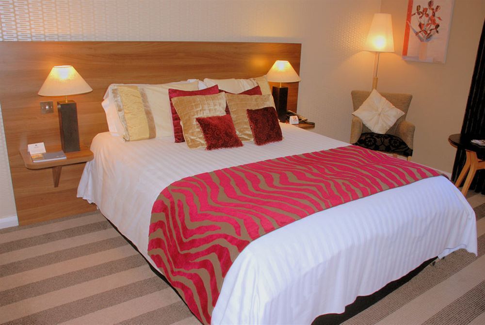 Maldron Hotel Belfast International Airport Aldergrove Room photo
